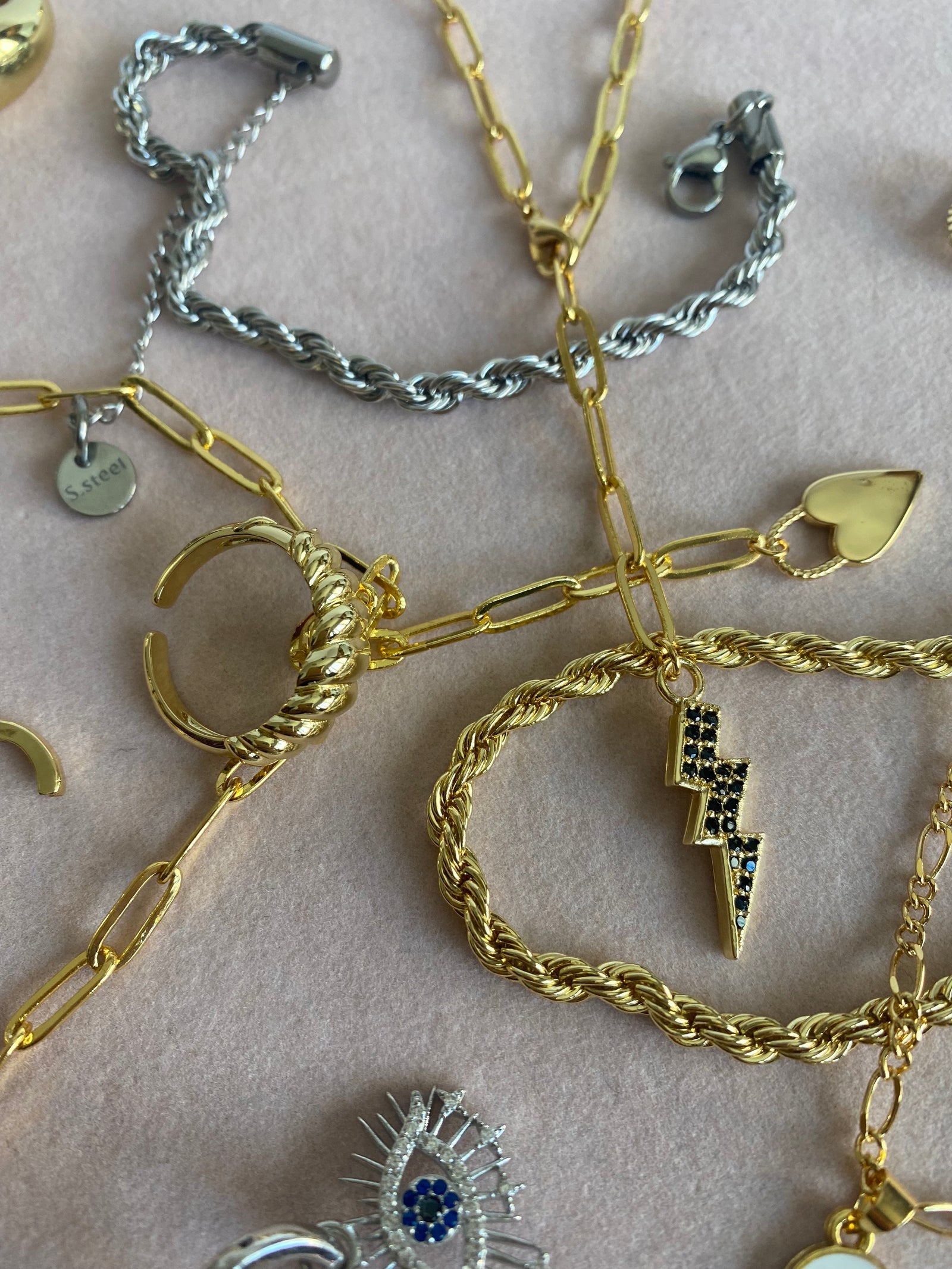 Collares