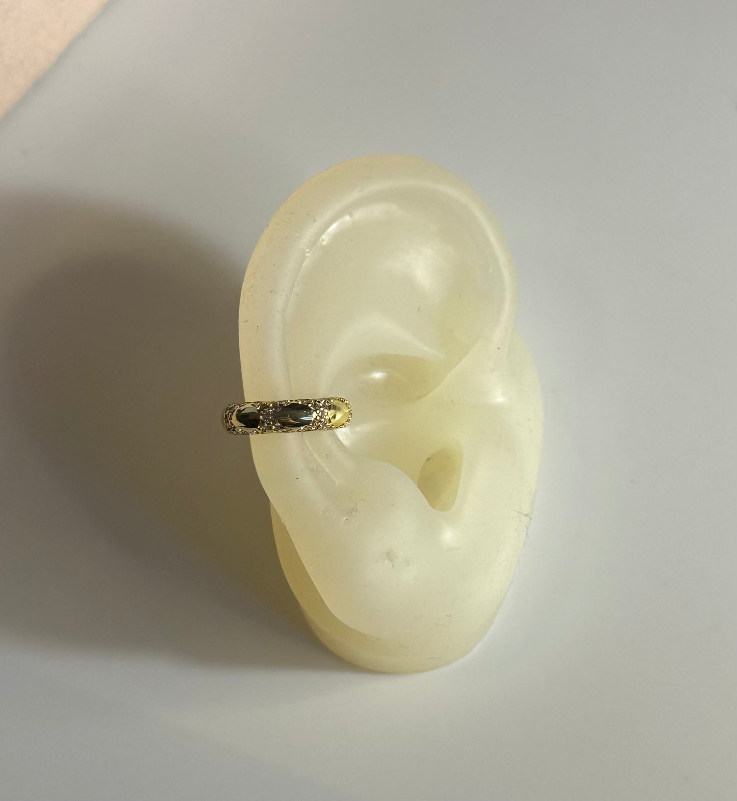 Earcuff zirconias