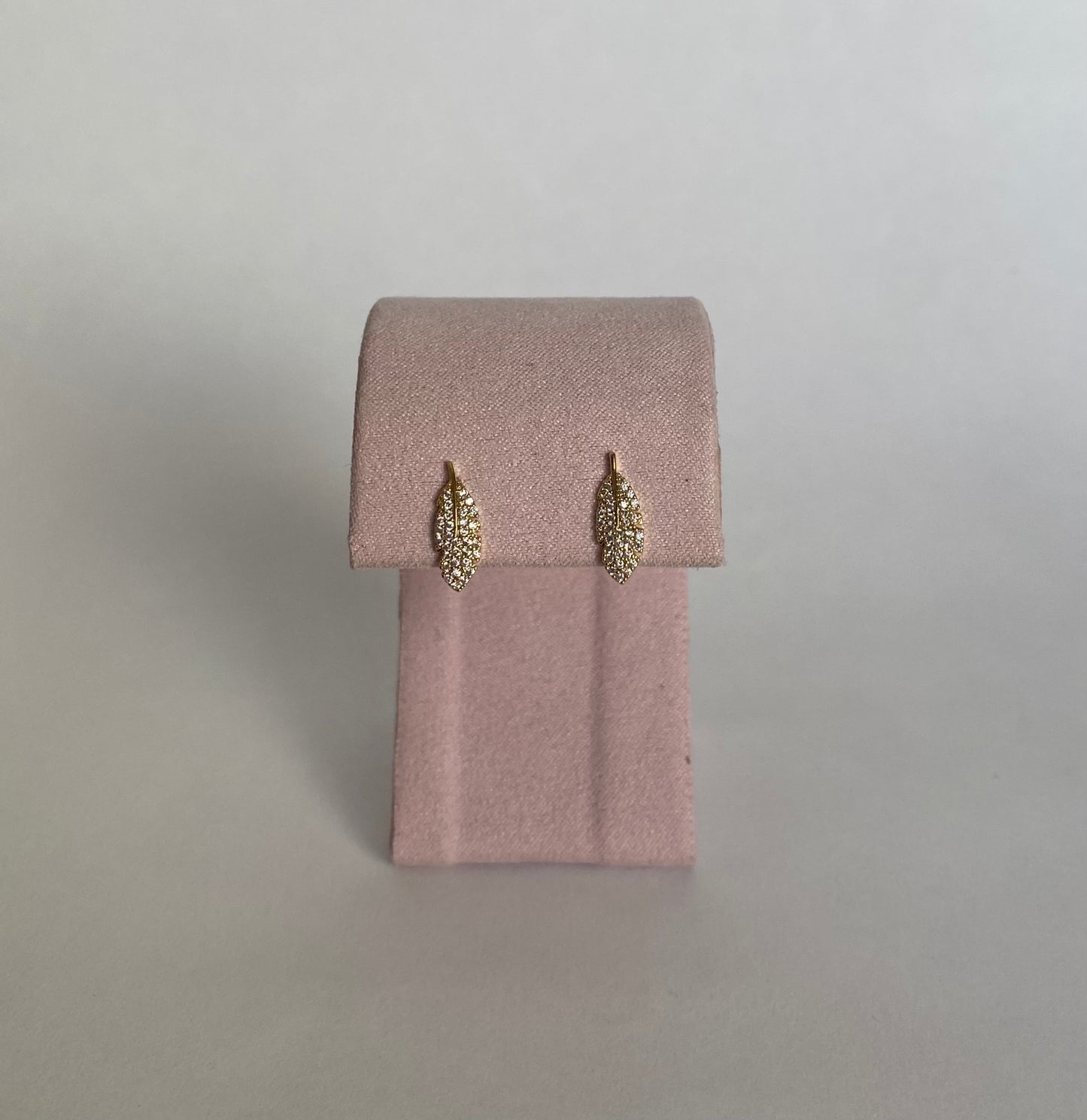Studs pluma
