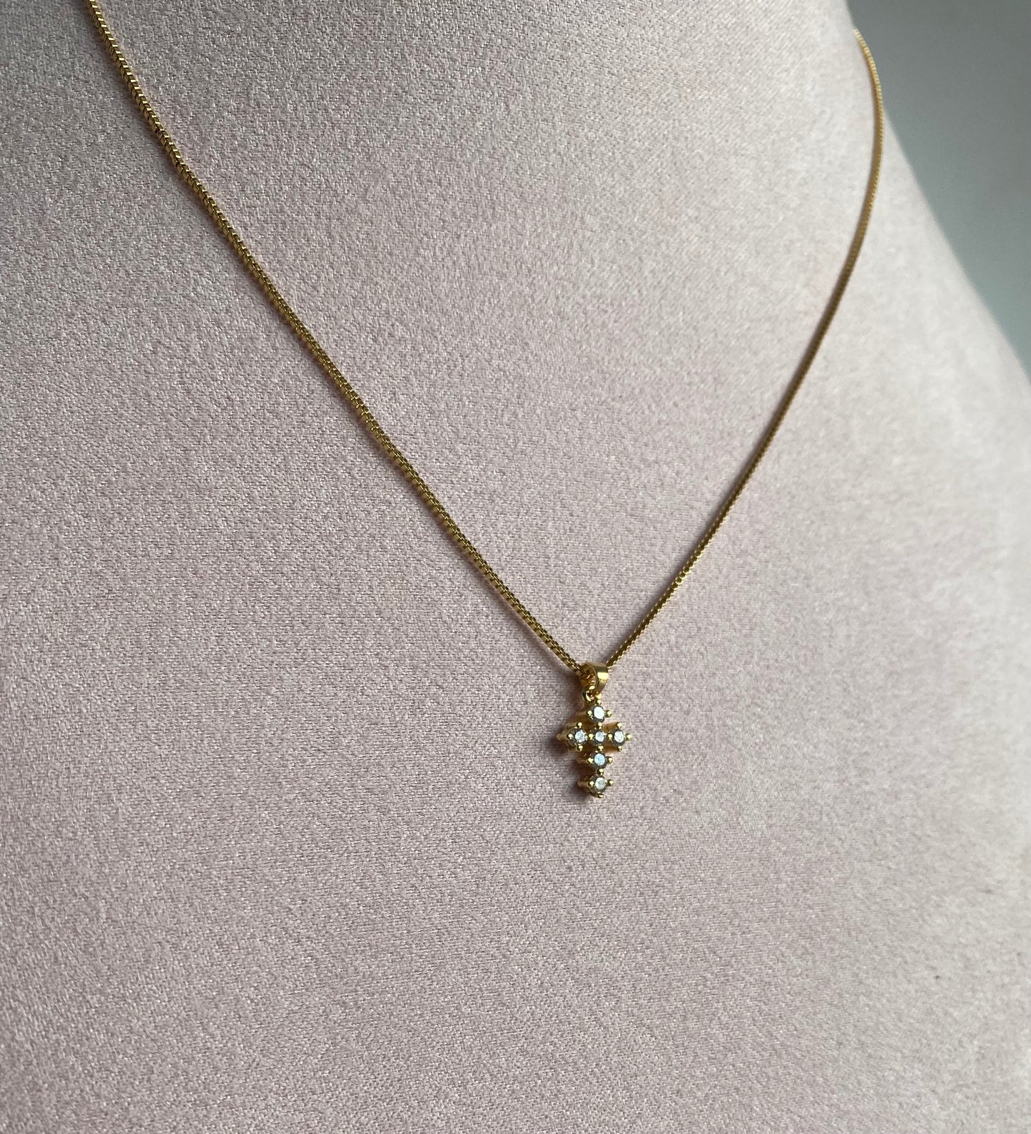 Collar mini cruz