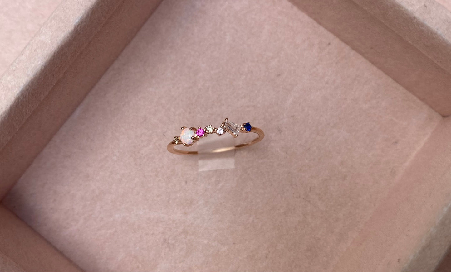 Anillo piedras ópalo