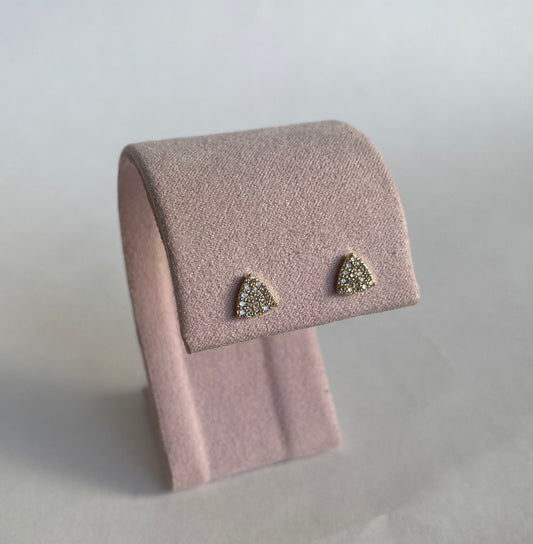 Studs triangulo