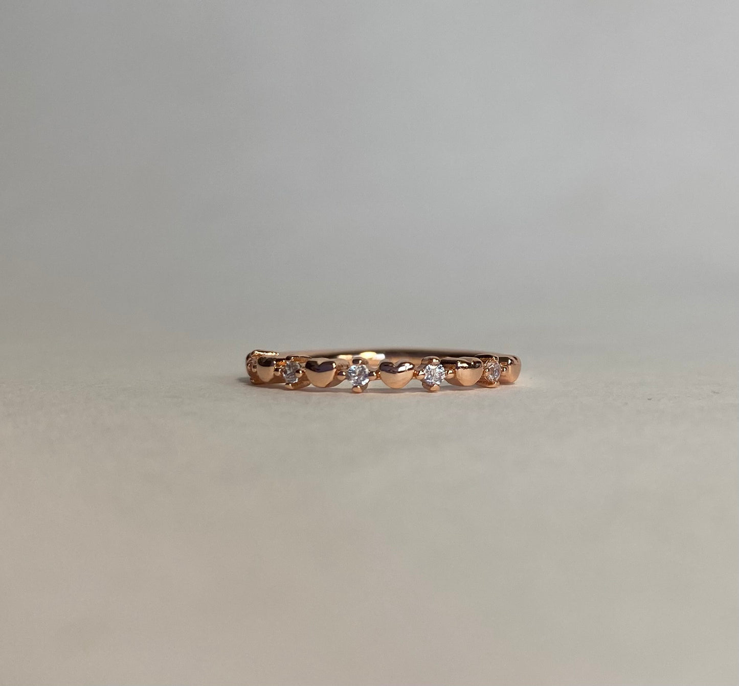 Anillo mini corazones