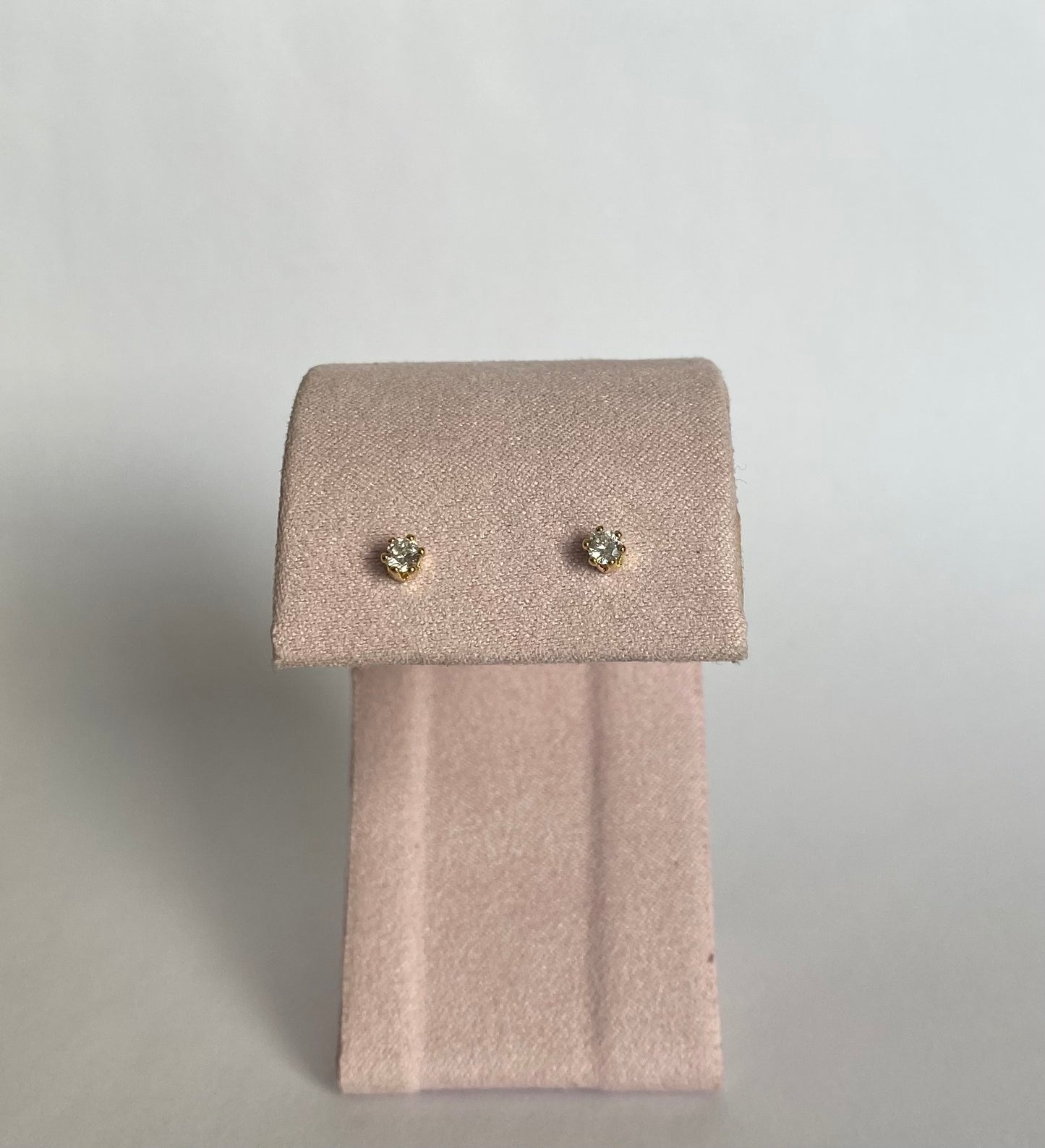 Studs punto zirconia