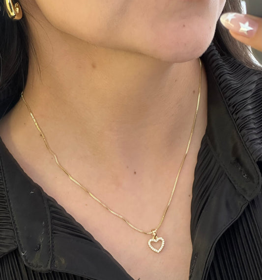 Collar corazón hueco