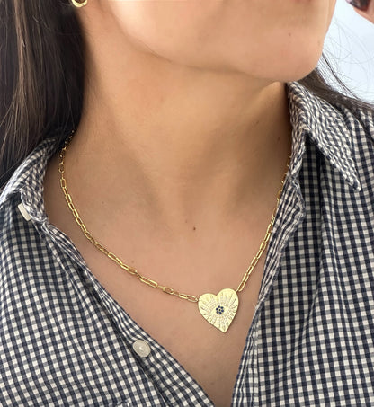 Collar heart eye