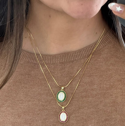 Collar virgen madre perla