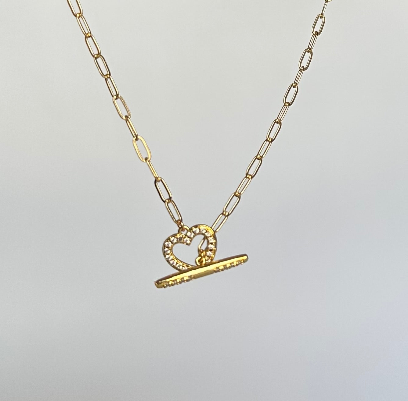 Collar heart lock