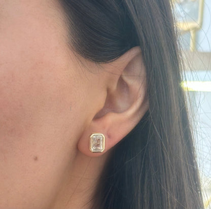 Studs emerald cut