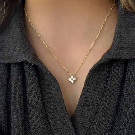 Collar trébol