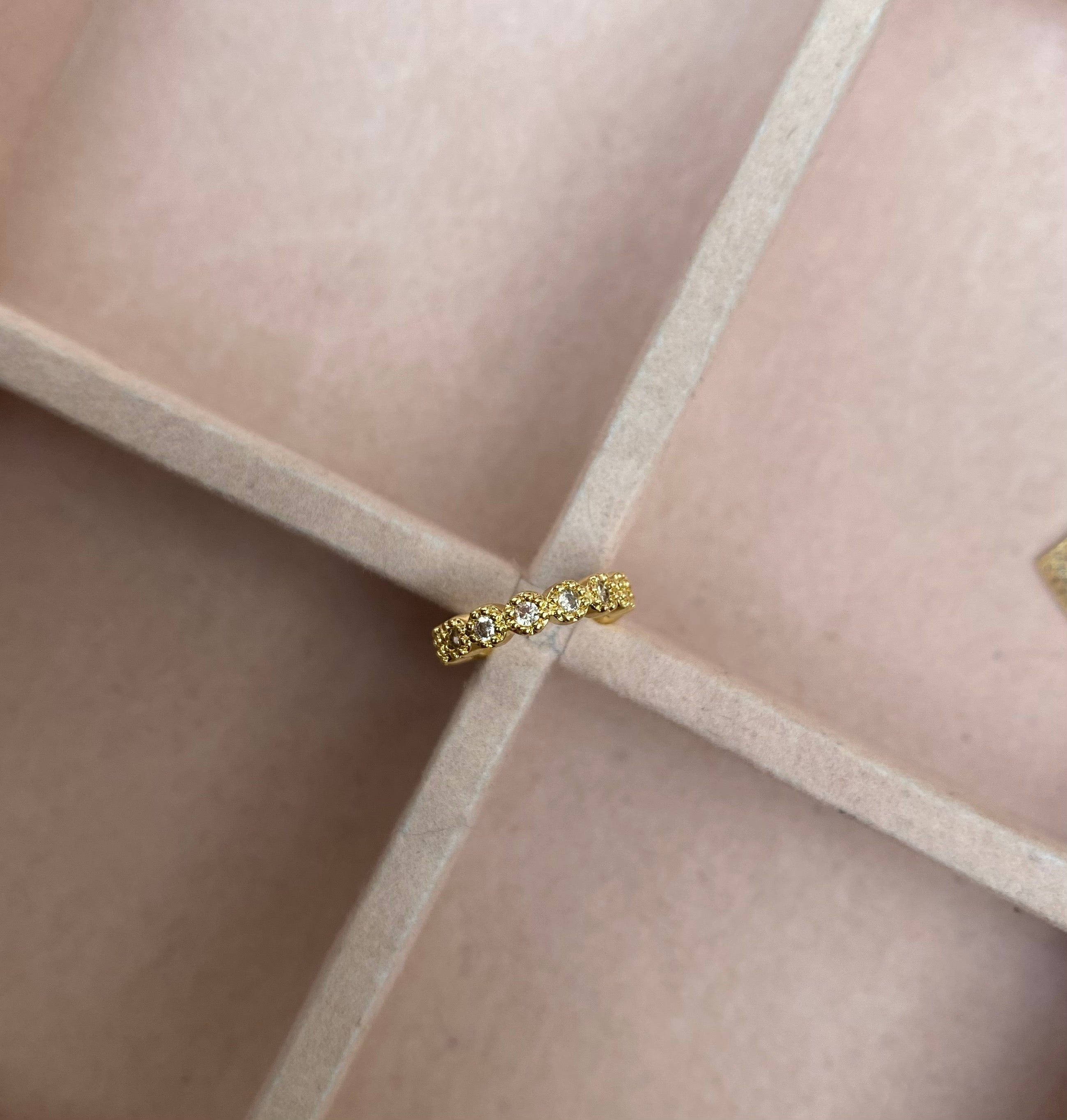 Earcuff zirconias