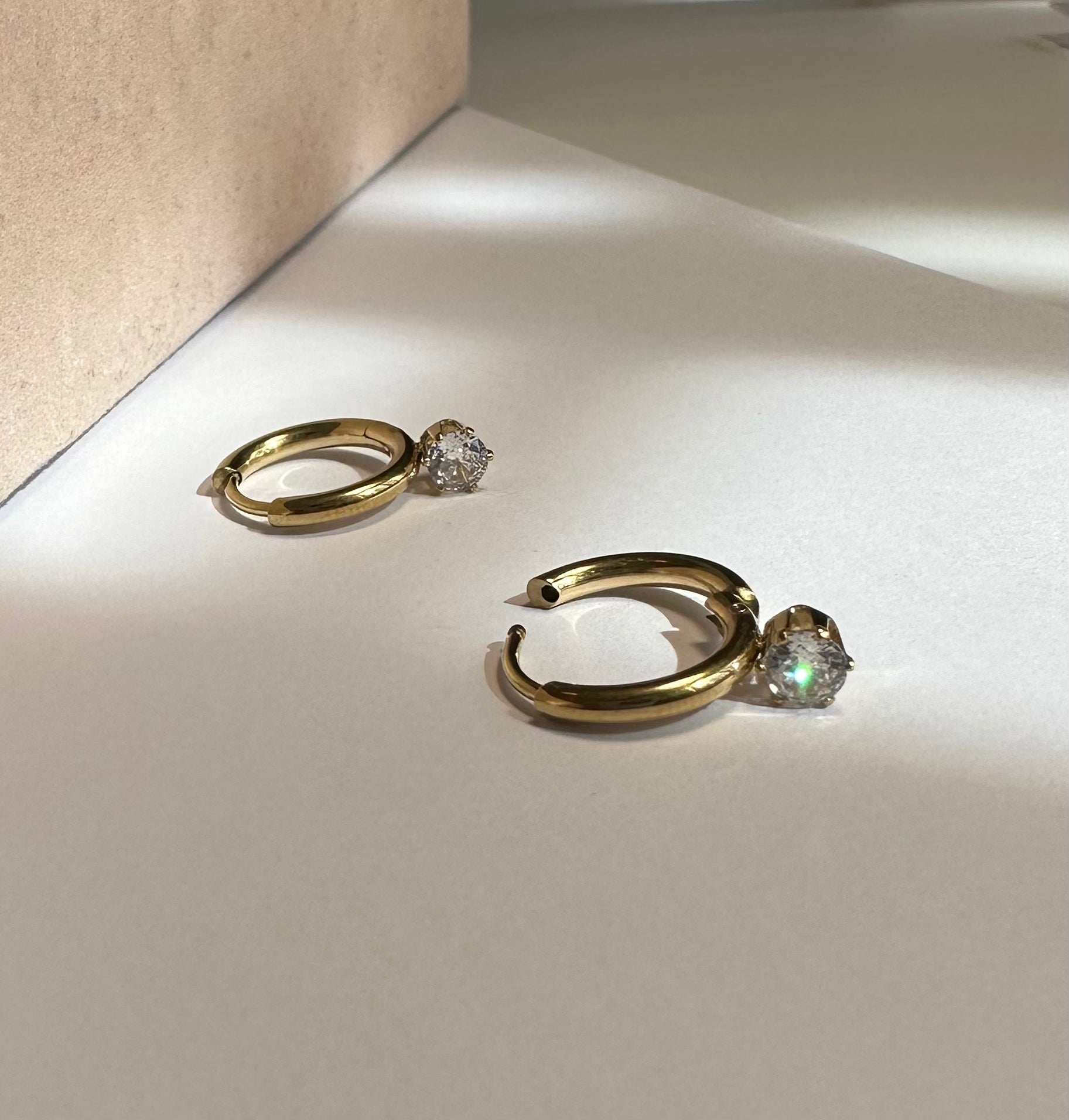 Huggies zirconia Clearance