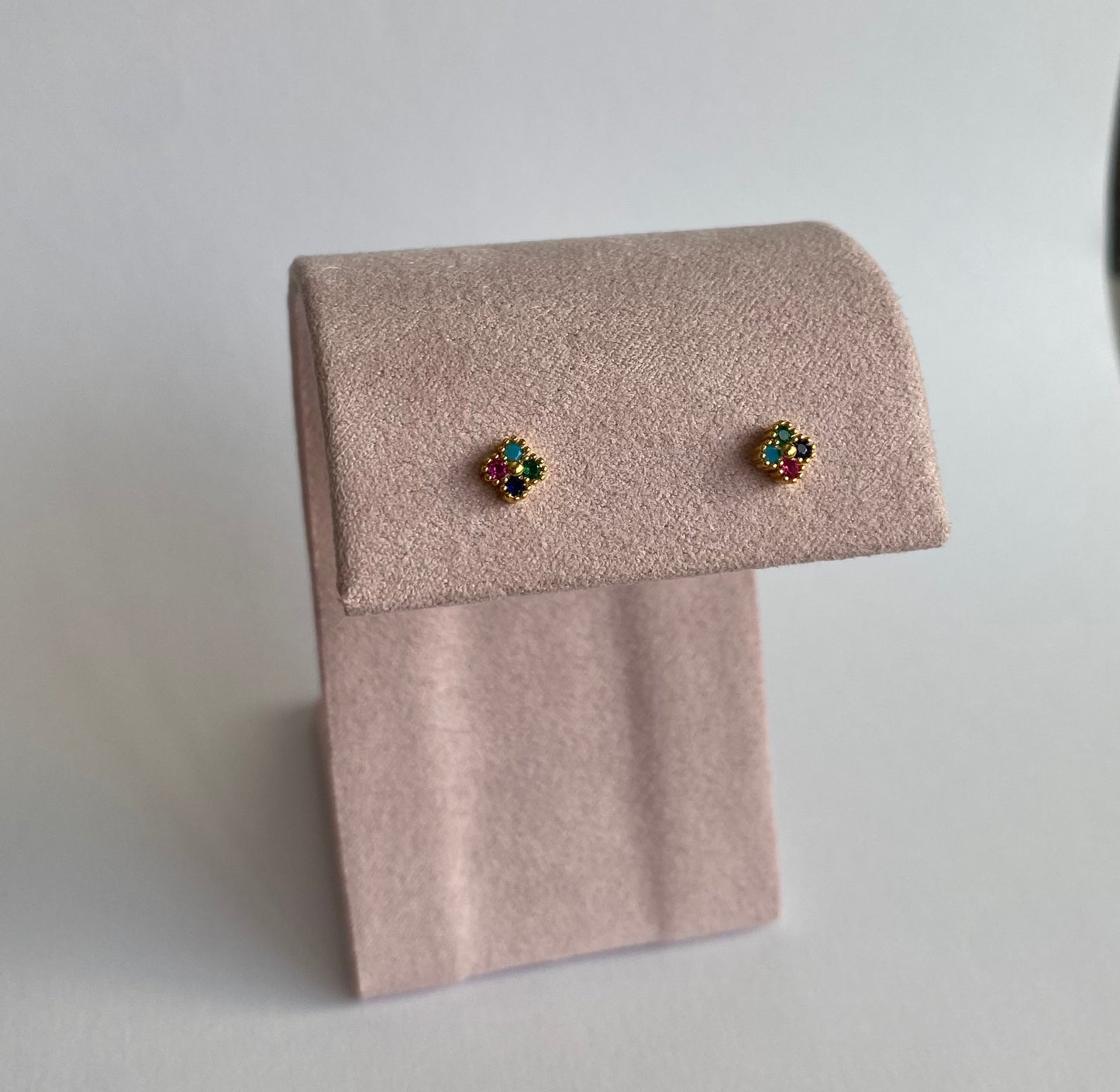 Studs Claudia