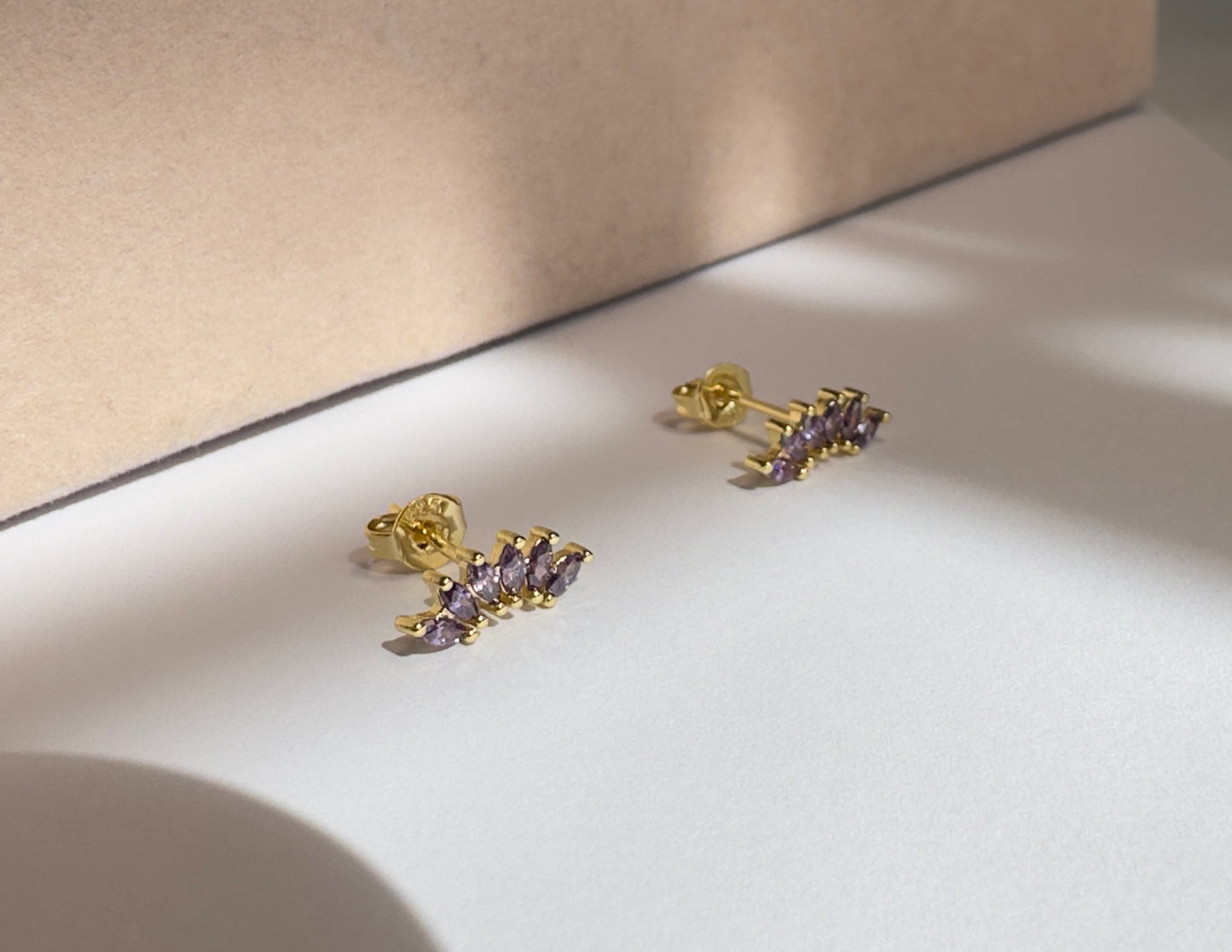 Studs abanico lila