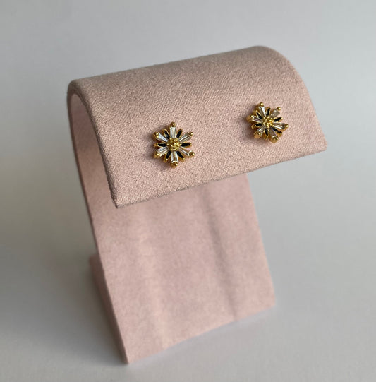 Studs Sarahí