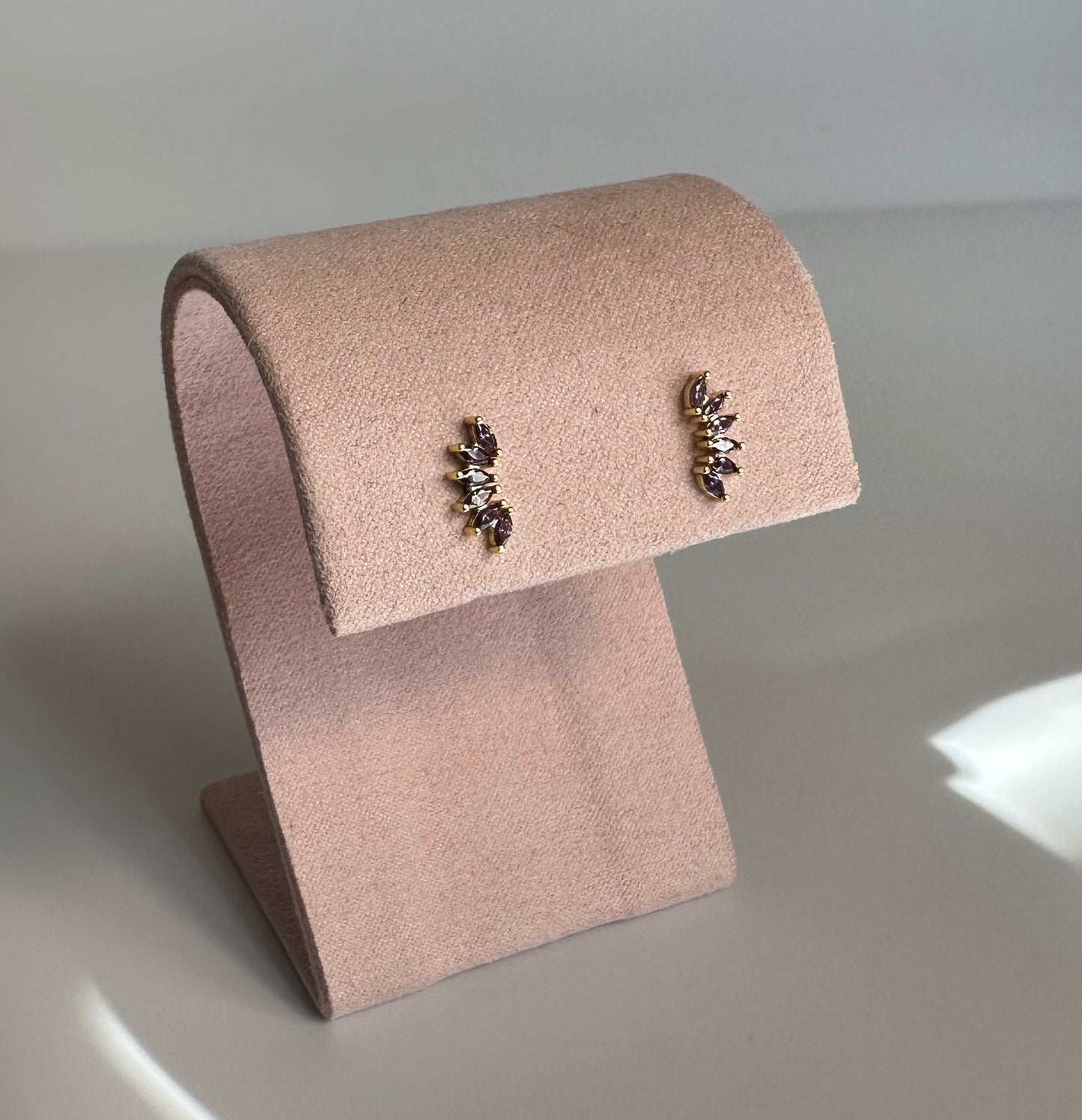 Studs abanico lila